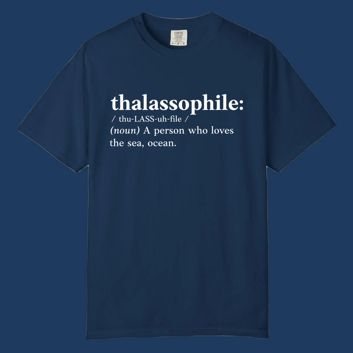 Dictionary-style definition of thalassophile, meaning a person who loves the sea and ocean, in white text on gray background
