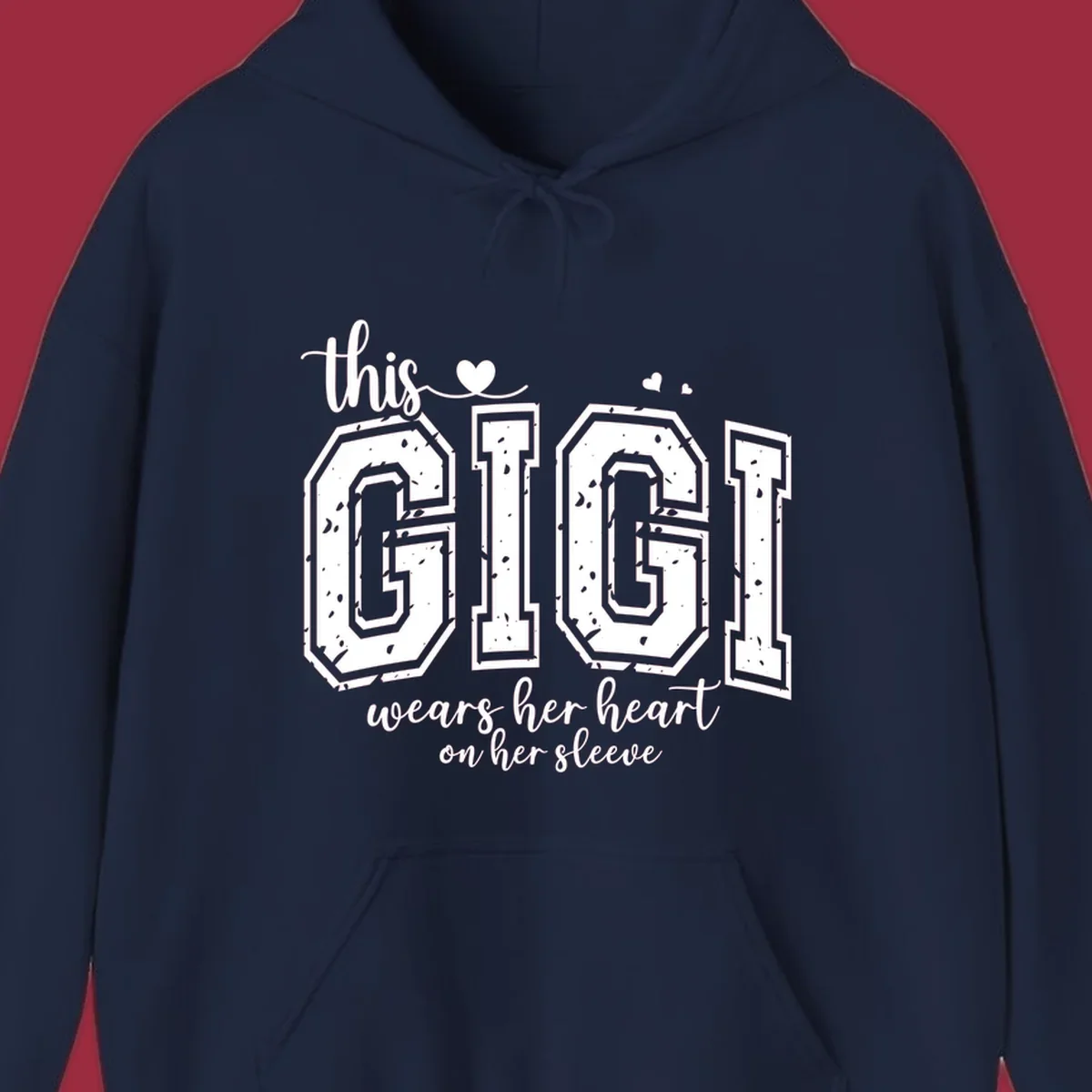 This gigi wears her heart on her sleeve text and heart design