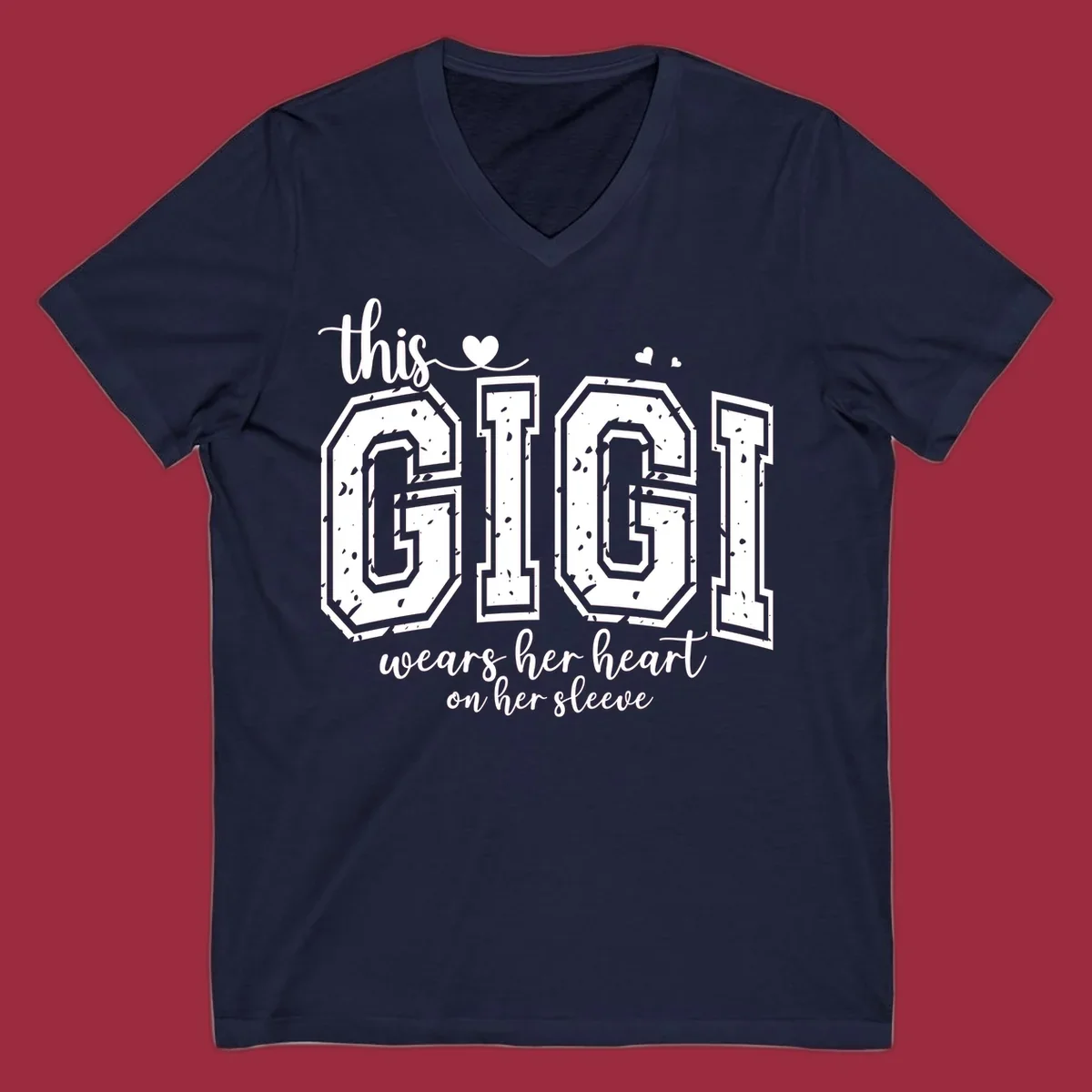 This gigi wears her heart on her sleeve text and heart design