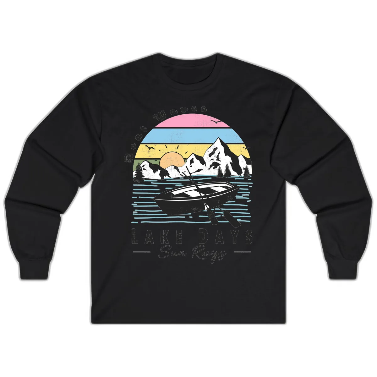 Lake Days Boat Sun Rays Scenic Long Sleeve in Black