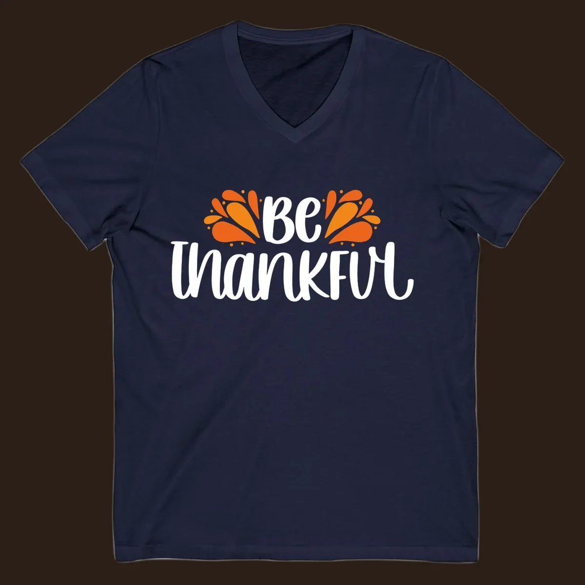 Be Thankful fall leaves typography design